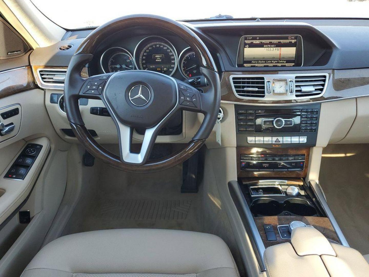 2014 Polar White /Silk Beige/Espresso Brown Mercedes-Benz E-Class E350 Sedan (WDDHF5KB9EA) with an 3.5L V6 DOHC 24V engine, 7-Speed Automatic transmission, located at 234 Columbia Ave, Battle Creek, MI, 49015, (269) 222-0088, 42.298264, -85.192543 - Introducing the 2014 Mercedes-Benz E-Class E350, a hallmark of luxury and performance. This refined sedan seamlessly combines sophisticated design with dynamic capabilities, making it an ideal choice for discerning drivers. Equipped with a robust V6, 3.5L engine, the E350 delivers a smooth yet power - Photo#27