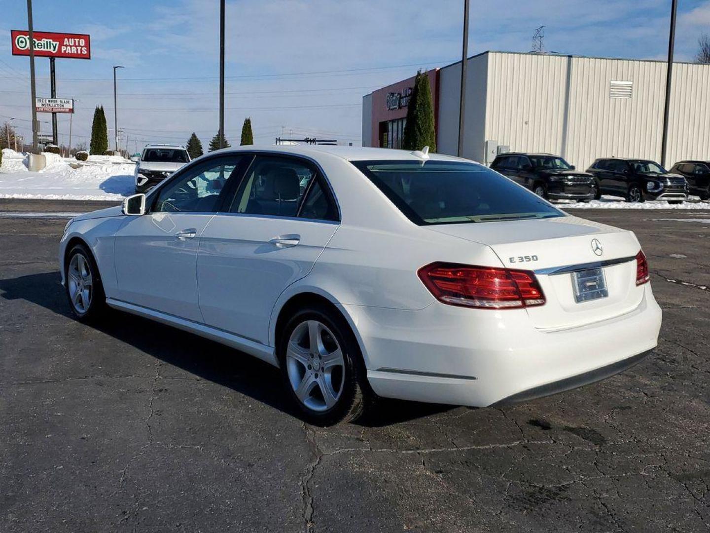 2014 Polar White /Silk Beige/Espresso Brown Mercedes-Benz E-Class E350 Sedan (WDDHF5KB9EA) with an 3.5L V6 DOHC 24V engine, 7-Speed Automatic transmission, located at 6064 Gull Rd, Kalamazoo, MI, 49048, (269) 222-0088, 42.328388, -85.512924 - Introducing the 2014 Mercedes-Benz E-Class E350, a hallmark of luxury and performance. This refined sedan seamlessly combines sophisticated design with dynamic capabilities, making it an ideal choice for discerning drivers. Equipped with a robust V6, 3.5L engine, the E350 delivers a smooth yet power - Photo#2