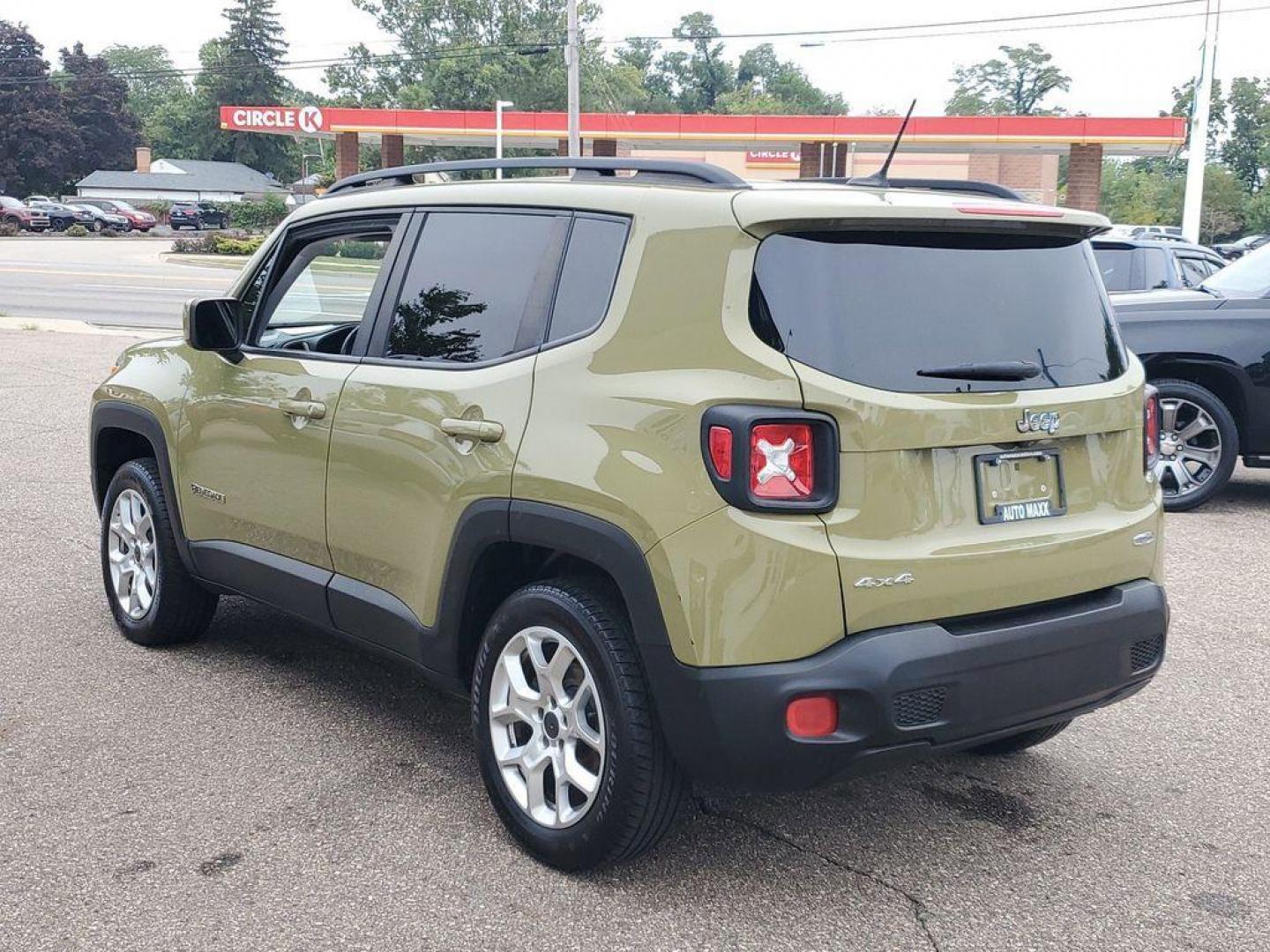 2015 Commando /Black Jeep Renegade Latitude 4WD (ZACCJBBT2FP) with an 2.4L L4 engine, 6-Speed Manual transmission, located at 234 Columbia Ave, Battle Creek, MI, 49015, (269) 222-0088, 42.298264, -85.192543 - <b>Vehicle Details</b><br>Experience the perfect blend of rugged capability and modern convenience with this 2015 Jeep Renegade Latitude. Equipped with a robust 4WD system, this versatile SUV is ready to tackle any terrain, making it an ideal choice for both urban adventures and off-road excursions. - Photo#2