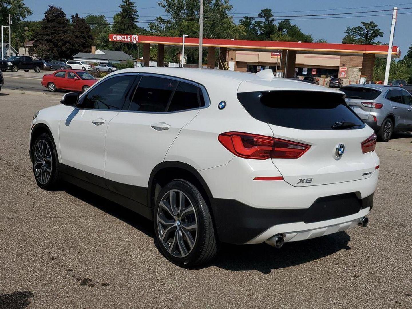 2018 Alpine White /Black BMW X2 xDrive28i (WBXYJ5C35JE) with an 2.0L L4 DOHC 16V engine, 8A transmission, located at 234 Columbia Ave, Battle Creek, MI, 49015, (269) 222-0088, 42.298264, -85.192543 - <b>Vehicle Details</b><br>Experience the thrill of driving with this stunning 2018 BMW X2 xDrive28i! This exceptional compact SUV combines BMW's hallmark performance and luxury, featuring a powerful 2.0L 4-cylinder engine and advanced all-wheel drive (AWD) system. Whether you're navigating city stre - Photo#2