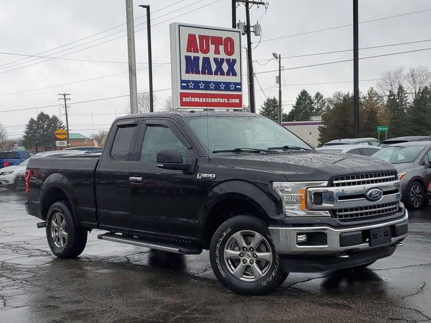 2018 Shadow Black /Medium Earth Grey Ford F-150 XL SuperCab 6.5-ft. Bed 2WD (1FTEX1EB8JF) with an 3.3L V6 DOHC 24V engine, 6A transmission, located at 234 Columbia Ave, Battle Creek, MI, 49015, (269) 222-0088, 42.298264, -85.192543 - <b>Vehicle Details</b><br>Looking for a reliable and powerful truck? Look no further than this pre-owned 2018 Ford F-150 XLT with only 58146 miles on it! This truck comes equipped with 4WD and a V6, 3.3L engine, providing you with the strength and capability you need for any task. Stay entertained - Photo#0