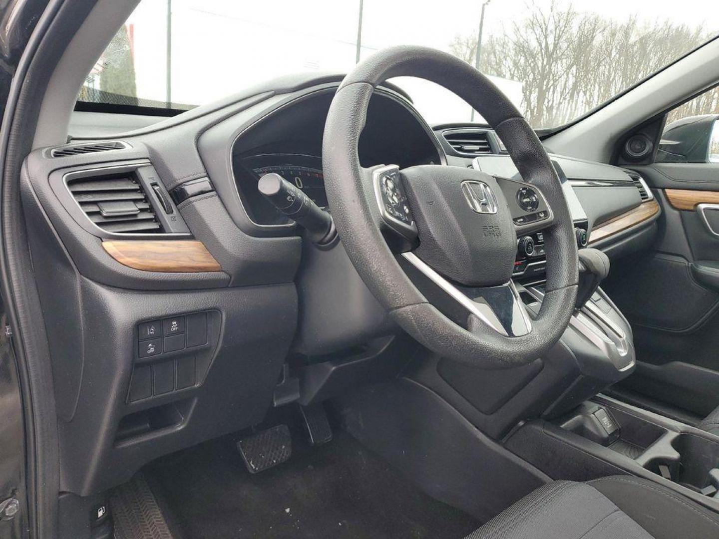 2019 BLACK /GREY Honda CR-V EX AWD (7FARW2H5XKE) with an 1.5L L4 16V DOHC TURBO engine, CVT transmission, located at 6064 Gull Rd, Kalamazoo, MI, 49048, (269) 222-0088, 42.328388, -85.512924 - Unleash your adventurous spirit with this impressive 2019 Honda CR-V EX, a perfect blend of style, performance, and cutting-edge technology! Powered by a robust 4-cylinder, 1.5L turbocharged engine, this Honda CR-V delivers remarkable efficiency and a dynamic driving experience that makes every jour - Photo#17