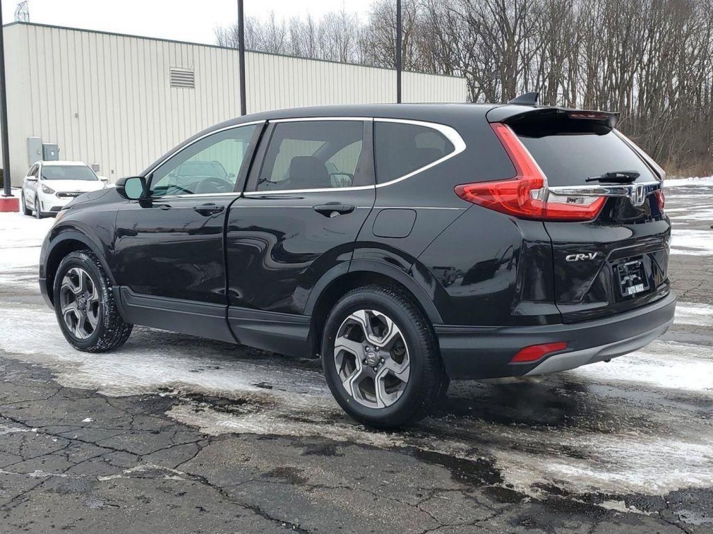 2019 BLACK /GREY Honda CR-V EX AWD (7FARW2H5XKE) with an 1.5L L4 16V DOHC TURBO engine, CVT transmission, located at 6064 Gull Rd, Kalamazoo, MI, 49048, (269) 222-0088, 42.328388, -85.512924 - Unleash your adventurous spirit with this impressive 2019 Honda CR-V EX, a perfect blend of style, performance, and cutting-edge technology! Powered by a robust 4-cylinder, 1.5L turbocharged engine, this Honda CR-V delivers remarkable efficiency and a dynamic driving experience that makes every jour - Photo#2