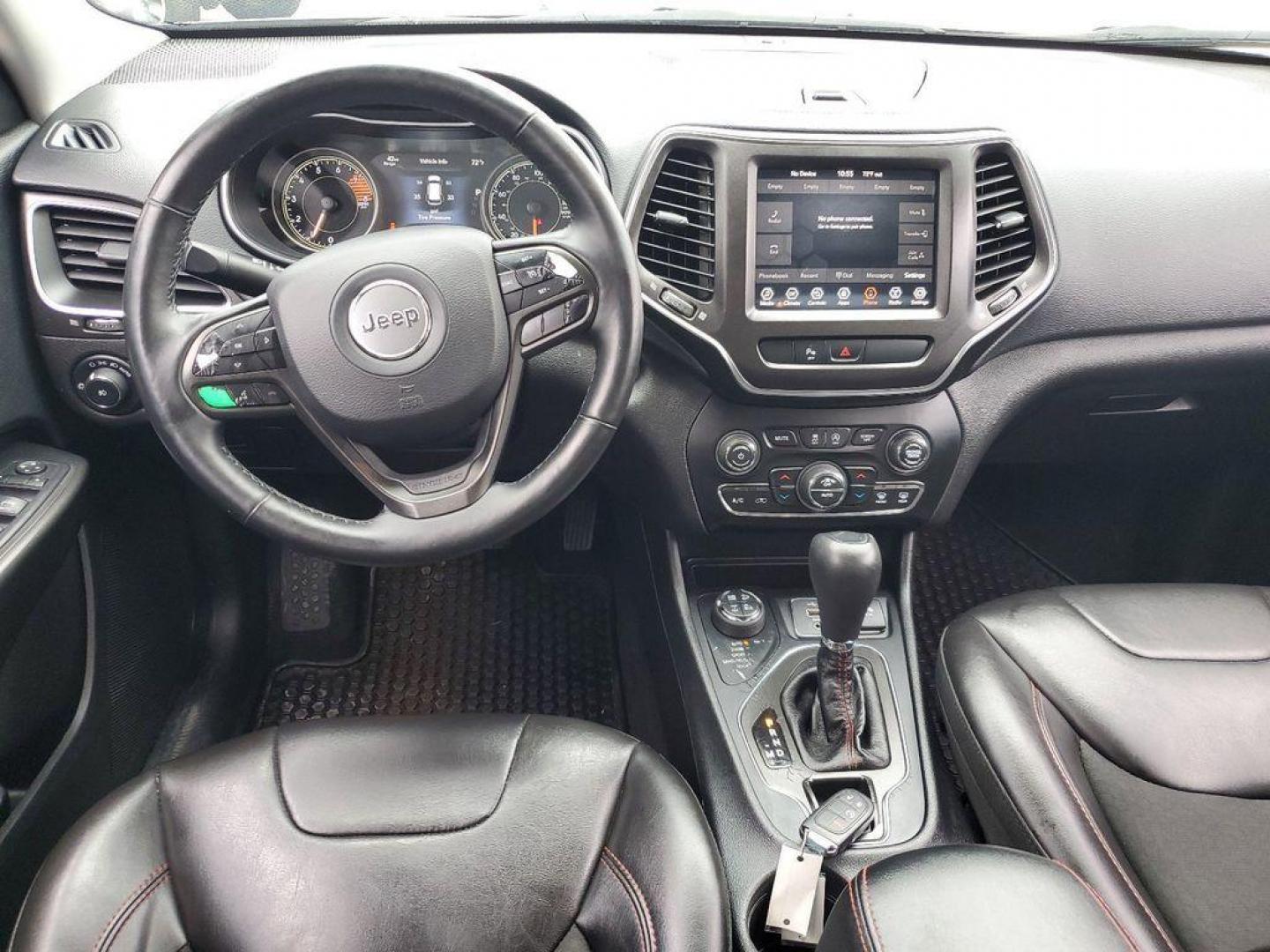 2019 Sting-Gray Clearcoat /Black Jeep Cherokee Trailhawk 4WD (1C4PJMBX3KD) with an 3.2L V6 DOHC 24V engine, 9A transmission, located at 234 Columbia Ave, Battle Creek, MI, 49015, (269) 222-0088, 42.298264, -85.192543 - <b>Vehicle Details</b><br>Introducing the 2019 Jeep Cherokee Trailhawk, a robust and versatile SUV designed to tackle both urban streets and rugged trails with ease. Equipped with a powerful V6, 3.2L engine and an advanced 4WD system, this vehicle delivers exceptional performance and reliability in - Photo#26