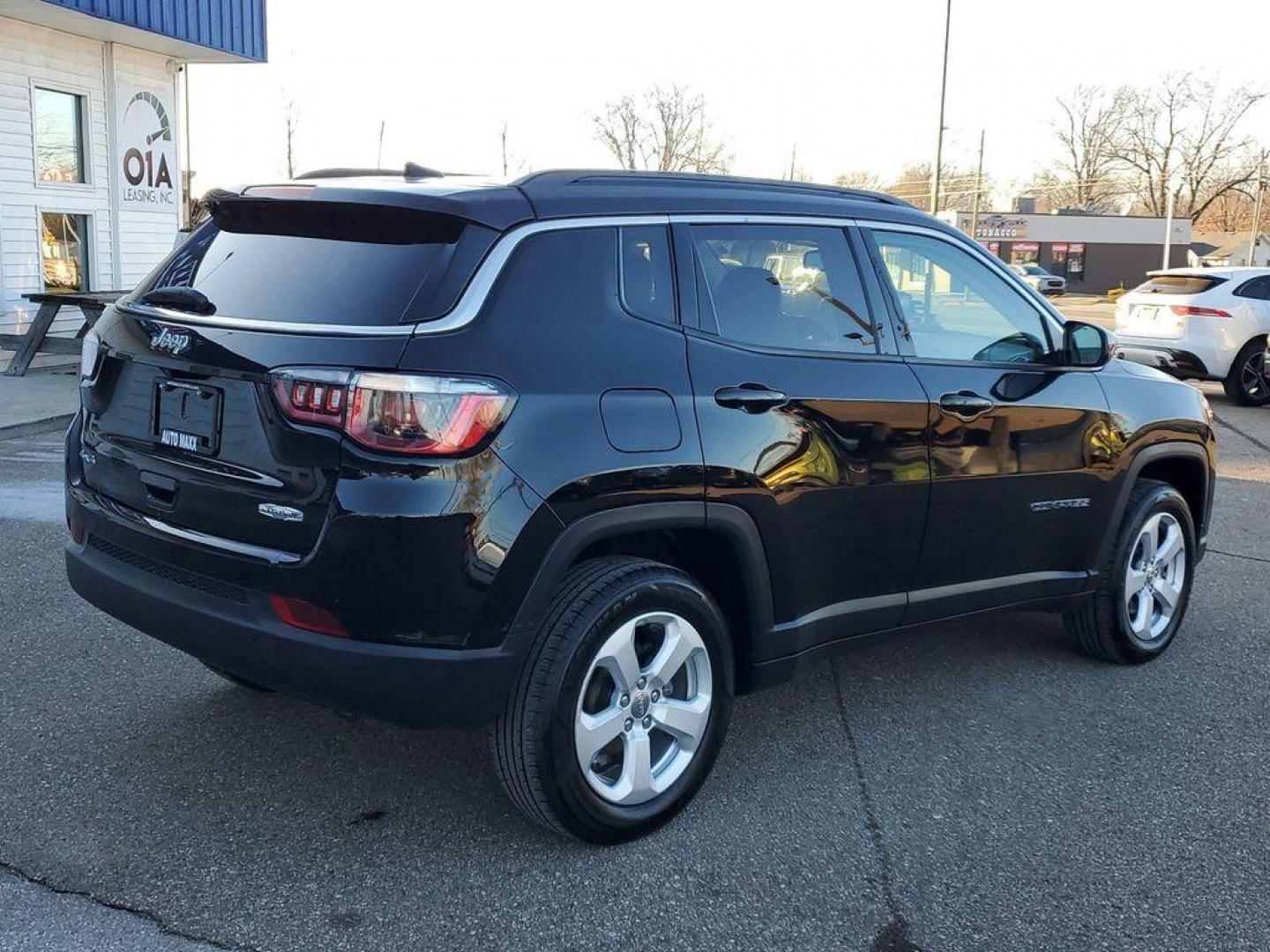 2019 Diamond Black Crystal Pearlcoat /Black Jeep Compass Sport 4WD (3C4NJDBBXKT) with an 2.4L L4 DOHC 16V engine, 9-speed automatic transmission, located at 234 Columbia Ave, Battle Creek, MI, 49015, (269) 222-0088, 42.298264, -85.192543 - <b>Vehicle Details</b><br>Discover the thrill of adventure with the 2019 Jeep Compass Latitude, a versatile SUV designed to elevate every journey. This formidable vehicle is equipped with a robust 4WD system, ensuring you conquer any terrain with confidence. Under the hood, the efficient 4 Cyl, 2.4L - Photo#1