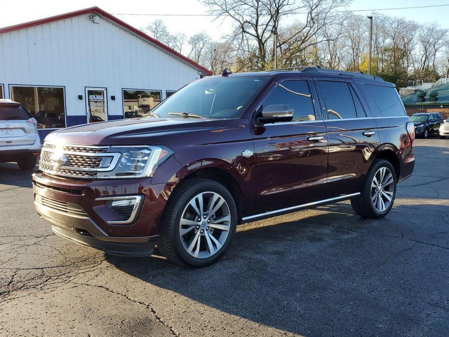 2020 Burgundy Velvet Metallic Tinted Clearcoat /Mesa/Ebony Ford Expedition King Ranch 4WD (1FMJU1PT2LE) with an 3.5L V6 DOHC 24V FFV engine, 6A transmission, located at 234 Columbia Ave, Battle Creek, MI, 49015, (269) 222-0088, 42.298264, -85.192543 - <b>Summary</b><br>Auto Maxx's mission is to ensure all our customers have a positive auto buying experience and are completely satisfied with their new vehicle. Power Moonroof Rear Seat Entertainment<br><br><b>Vehicle Details</b><br>This vehicle is a certified CARFAX 1-owner. Our vehicle history ana - Photo#1