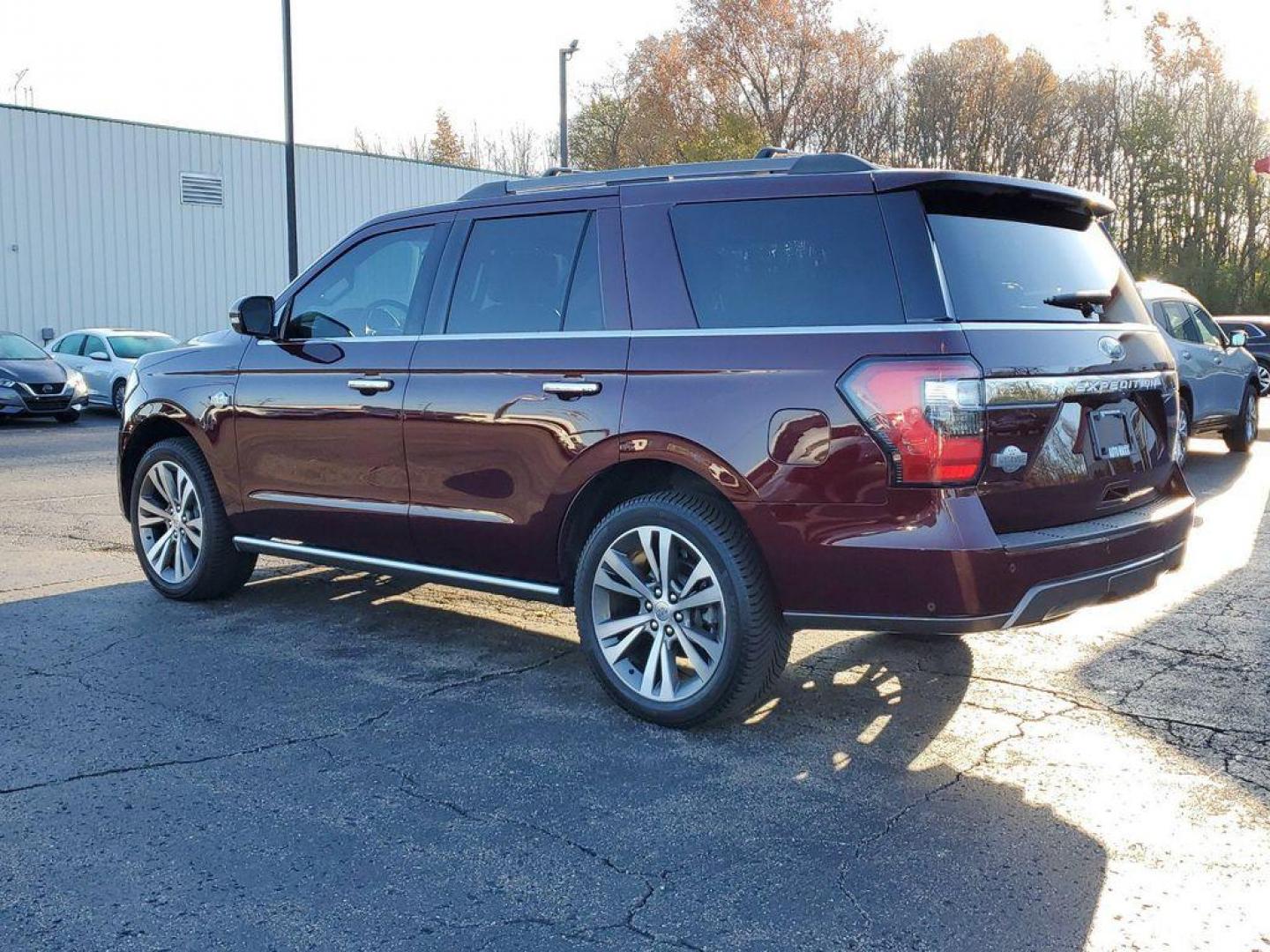 2020 Burgundy Velvet Metallic Tinted Clearcoat /Mesa/Ebony Ford Expedition King Ranch 4WD (1FMJU1PT2LE) with an 3.5L V6 DOHC 24V FFV engine, 6A transmission, located at 234 Columbia Ave, Battle Creek, MI, 49015, (269) 222-0088, 42.298264, -85.192543 - <b>Summary</b><br>Auto Maxx's mission is to ensure all our customers have a positive auto buying experience and are completely satisfied with their new vehicle. Power Moonroof Rear Seat Entertainment<br><br><b>Vehicle Details</b><br>This vehicle is a certified CARFAX 1-owner. Our vehicle history ana - Photo#2