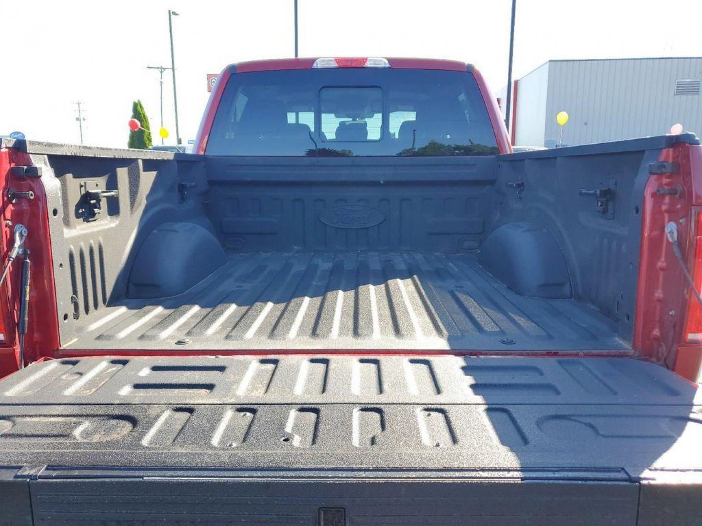 2020 Rapid Red Metallic Tinted Clearcoat /Medium Earth Grey Ford F-150 XLT SuperCrew 6.5-ft. Bed 4WD (1FTEW1E19LF) with an 3.0 V6 DIESEL engine, 6A transmission, located at 234 Columbia Ave, Battle Creek, MI, 49015, (269) 222-0088, 42.298264, -85.192543 - <b>Vehicle Details</b><br>Introducing the 2020 Ford F-150 XLT, a versatile and reliable truck with just 36,428 miles on the odometer. This 4WD powerhouse is equipped with a robust V6, 3.0L engine, ensuring strong performance for both work and play. The vehicle boasts a range of premium features desi - Photo#8