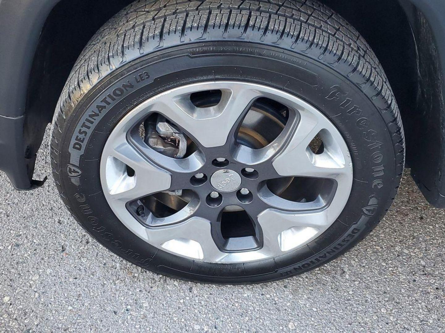 2020 Billet Silver Metallic Clearcoat /Black Jeep Compass Limited FWD (3C4NJCCB1LT) with an 2.4L L4 DOHC 16V engine, CVT transmission, located at 234 Columbia Ave, Battle Creek, MI, 49015, (269) 222-0088, 42.298264, -85.192543 - <b>Equipment</b><br>This unit offers Android Auto for seamless smartphone integration. Apple CarPlay: Seamless smartphone integration for this vehicle - stay connected and entertained on the go! It keeps you comfortable with Auto Climate. Protect this 2020 Jeep Compass from unwanted accidents with a - Photo#4