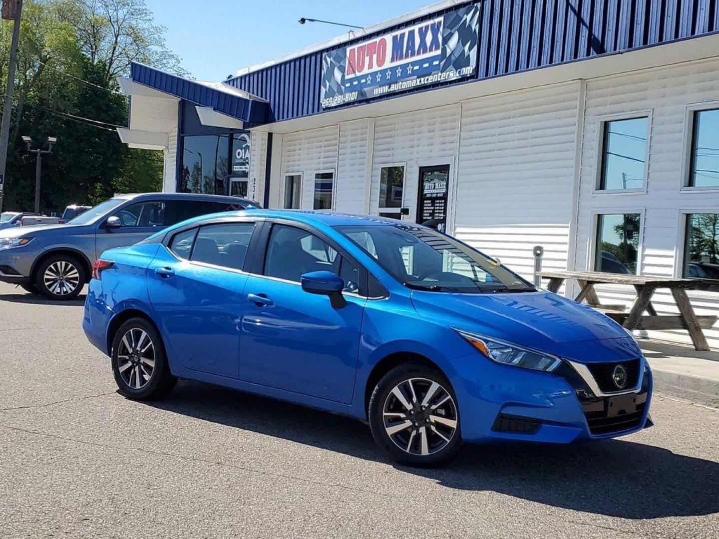 2021 Electric Blue Metallic /Graphite Nissan Versa SV (3N1CN8EV4ML) with an 1.6L L4 DOHC 16V engine, CVT transmission, located at 234 Columbia Ave, Battle Creek, MI, 49015, (269) 222-0088, 42.298264, -85.192543 - <b>Vehicle Details</b><br>Step into the drivers seat of the sleek and reliable 2021 Nissan Versa SV, a vehicle that combines practicality with pleasure to deliver an exceptional driving experience. This model comes with front-wheel drive and a robust L4, 1.6L engine that promises a smooth and fuel-e - Photo#0