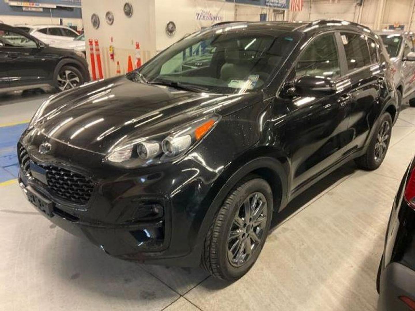 2022 /GREY Kia Sportage Nightfall Edition AWD (KNDP6CAC8N7) with an 2.4L V6 DOHC 24V engine, 6A transmission, located at 6064 Gull Rd, Kalamazoo, MI, 49048, (269) 222-0088, 42.328388, -85.512924 - <b>Summary</b><br>Power Moonroof Our experienced Auto Maxx team is excited to assist you in your next vehicle purchase. Welcome to the best source for online deals.<br><br><b>Vehicle Details</b><br>When it comes to any auto purchase, there is nothing more important than safety. the Kia Sportage will - Photo#0