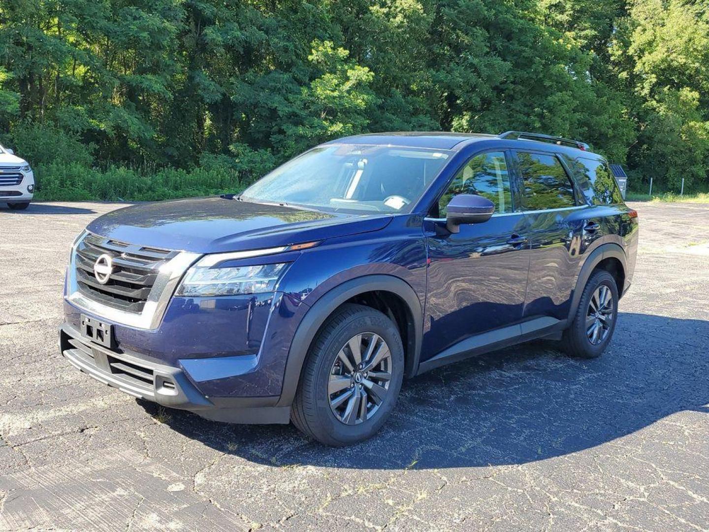 2022 Deep Ocean Blue Pearl /Charcoal Nissan Pathfinder SV (5N1DR3BA6NC) with an 3.5L V6 DOHC 24V engine, CVT transmission, located at 234 Columbia Ave, Battle Creek, MI, 49015, (269) 222-0088, 42.298264, -85.192543 - <b>Vehicle Details</b><br>Get ready to elevate your driving experience with this exceptional 2022 Nissan Pathfinder SV! This immaculate SUV is the perfect blend of power, technology, and comfort, designed to meet all your driving needs. Under the hood, you'll find a robust V6, 3.5L engine paired wit - Photo#3