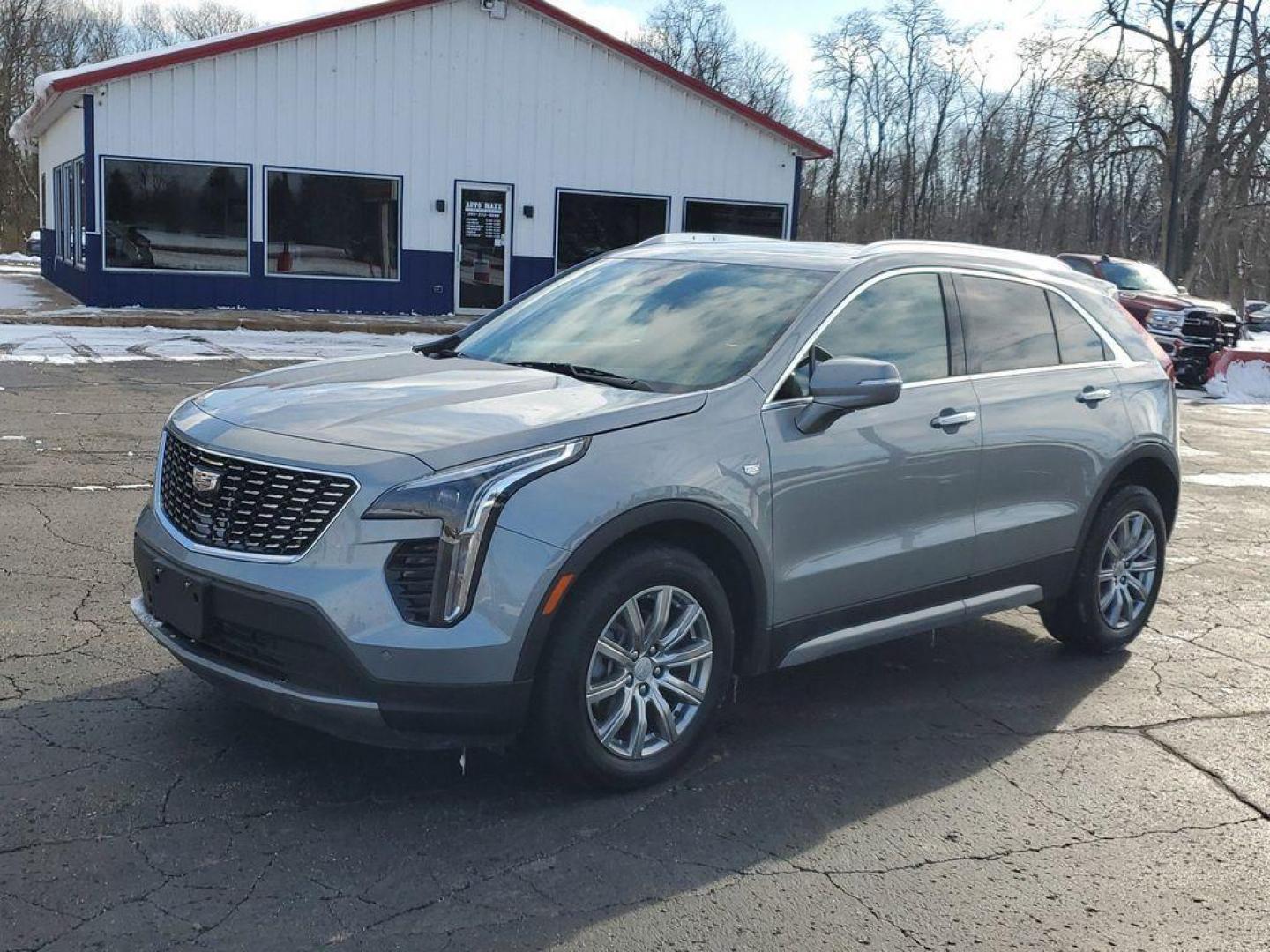 2023 Argent Silver Metallic /Jet Black Cadillac XT4 Premium Luxury AWD (1GYFZDR4XPF) with an 2.0L L4 DOHC 16V engine, 9A transmission, located at 6064 Gull Rd, Kalamazoo, MI, 49048, (269) 222-0088, 42.328388, -85.512924 - <b>Vehicle Details</b><br>Introducing the 2023 Cadillac XT4 AWD Premium Luxuryan exceptional blend of style, performance, and sophistication, now available for you to own! With just 48,064 miles, this one-owner beauty has been meticulously maintained, offering a premium driving experience that stand - Photo#3