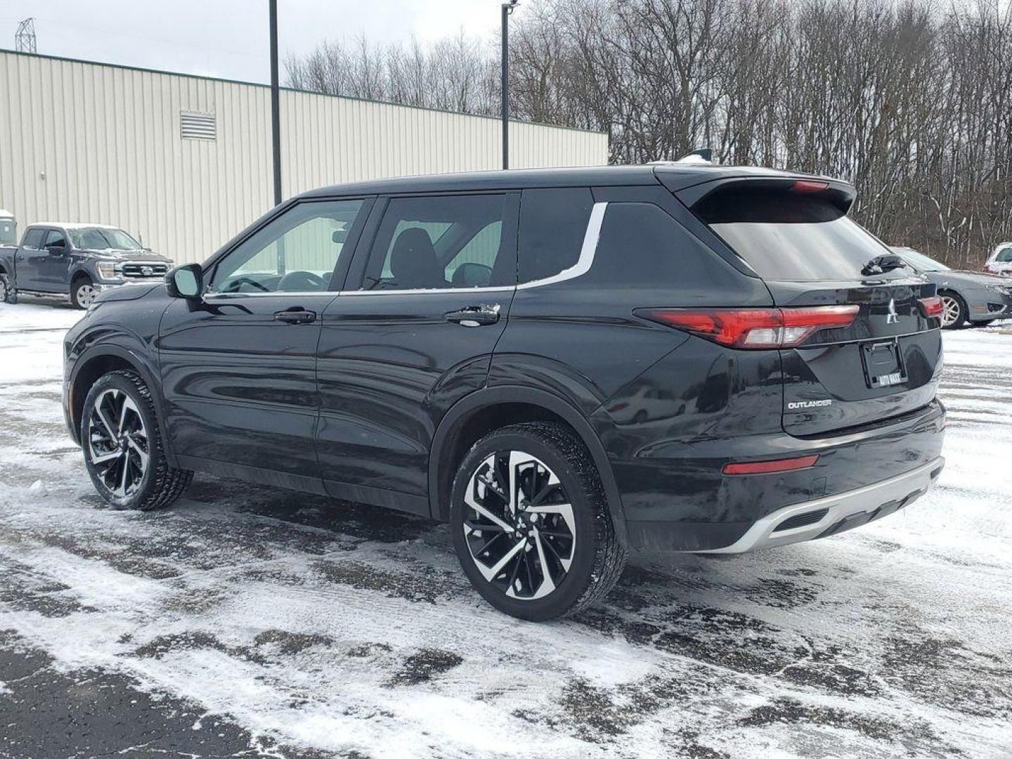 2023 Black Diamond /Black Mitsubishi Outlander SE 4WD (JA4J4UA81PZ) with an 2.4L L4 DOHC 16V engine, CVT transmission, located at 6064 Gull Rd, Kalamazoo, MI, 49048, (269) 222-0088, 42.328388, -85.512924 - Carry lots of cargo while your passengers are comfortable. The Mitsubishi Outlander has automated speed control that adjusts to maintain a safe following distance, enhancing highway driving convenience. This model is equipped with all wheel drive. This unit comes equipped with Android Auto for seaml - Photo#2