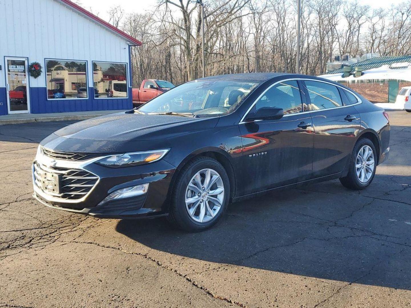 2024 Mosaic Black Metallic /Jet Black Chevrolet Malibu 1LT (1G1ZD5ST9RF) with an 1.5L L4 DOHC 16V engine, 6A transmission, located at 6064 Gull Rd, Kalamazoo, MI, 49048, (269) 222-0088, 42.328388, -85.512924 - Introducing the 2024 Chevrolet Malibu LT, a pristine sedan that combines style, efficiency, and advanced technology. With only 0 miles on the odometer, this vehicle offers a like-new driving experience, perfect for those seeking reliability and modern amenities. Powered by a robust 4-cylinder, 1.5L - Photo#1