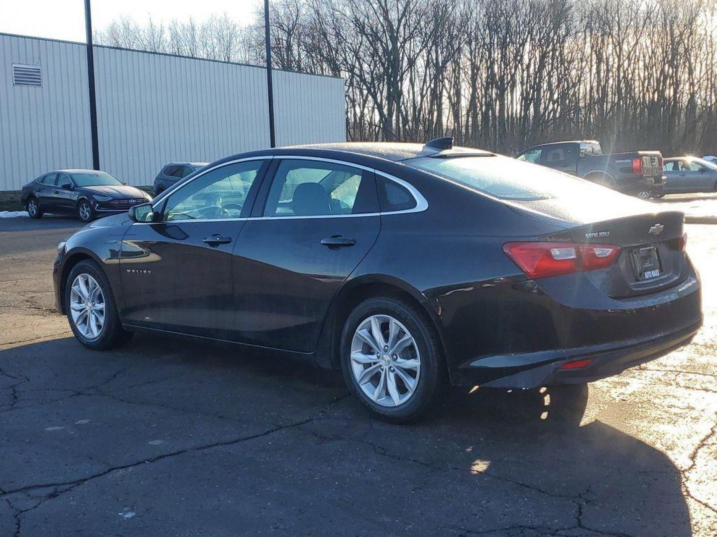 2024 Mosaic Black Metallic /Jet Black Chevrolet Malibu 1LT (1G1ZD5ST9RF) with an 1.5L L4 DOHC 16V engine, 6A transmission, located at 6064 Gull Rd, Kalamazoo, MI, 49048, (269) 222-0088, 42.328388, -85.512924 - Introducing the 2024 Chevrolet Malibu LT, a pristine sedan that combines style, efficiency, and advanced technology. With only 0 miles on the odometer, this vehicle offers a like-new driving experience, perfect for those seeking reliability and modern amenities. Powered by a robust 4-cylinder, 1.5L - Photo#2